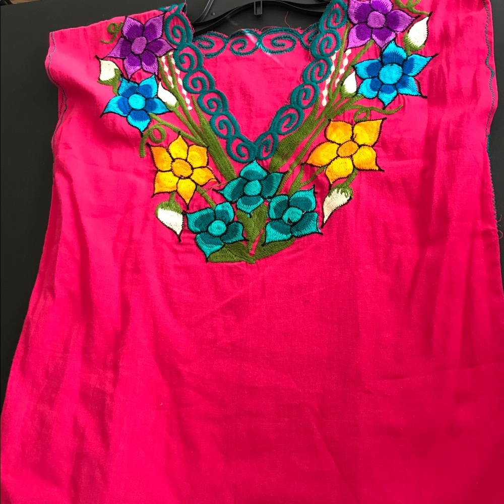 Blusa bordada a mano